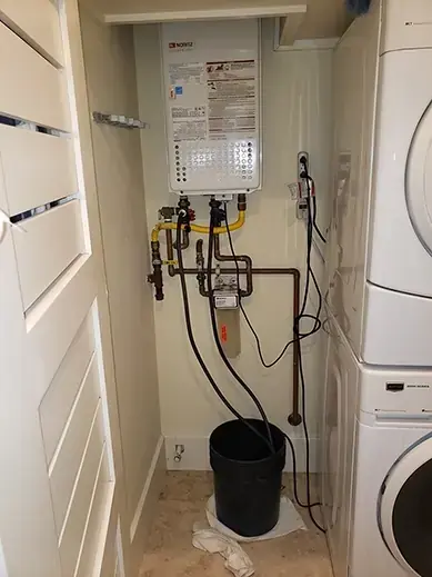 La Capilla Ave & Adobe River Ave fountain valley